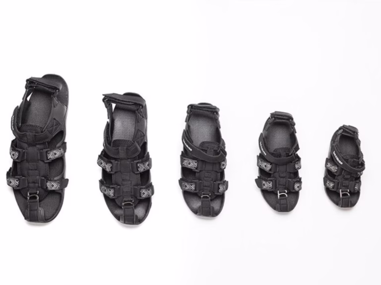 The shoes that grow 5 sizes of the brand GRO.